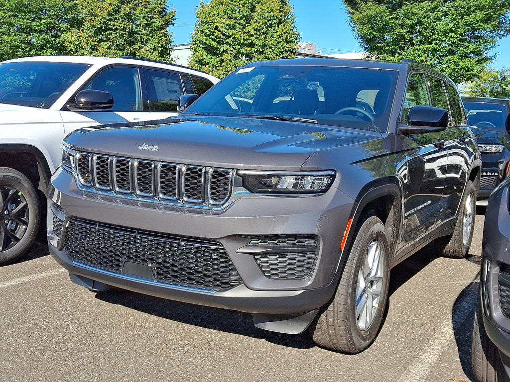 New 2025 Jeep Grand Cherokee Laredo X w/ Luxury Tech Group I image 1