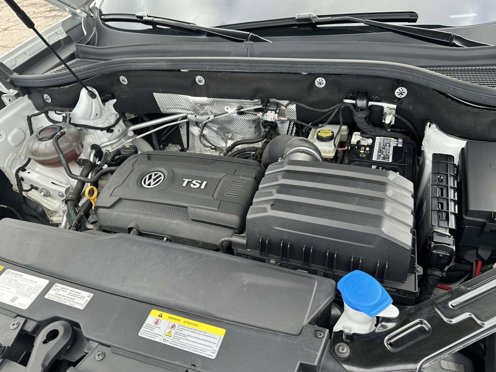 Certified 2023 Volkswagen Atlas Cross Sport SE w/ Black Wheel Package image 10
