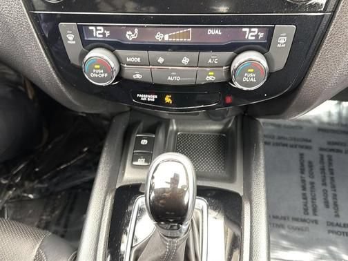 Used 2022 Nissan Rogue Sport SL AWD/4WD image 16