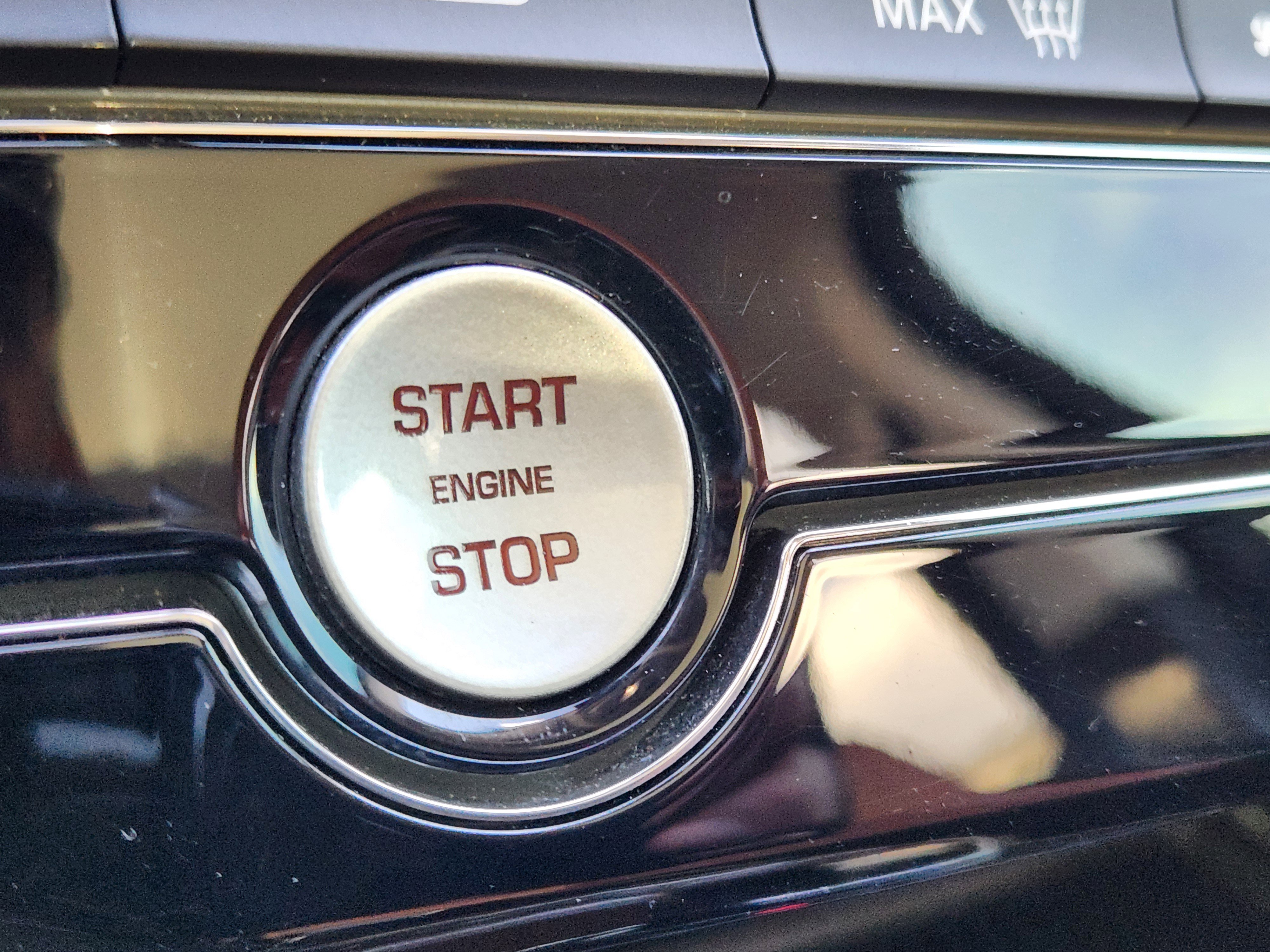 Used 2019 Jaguar F-PACE Portfolio image 25