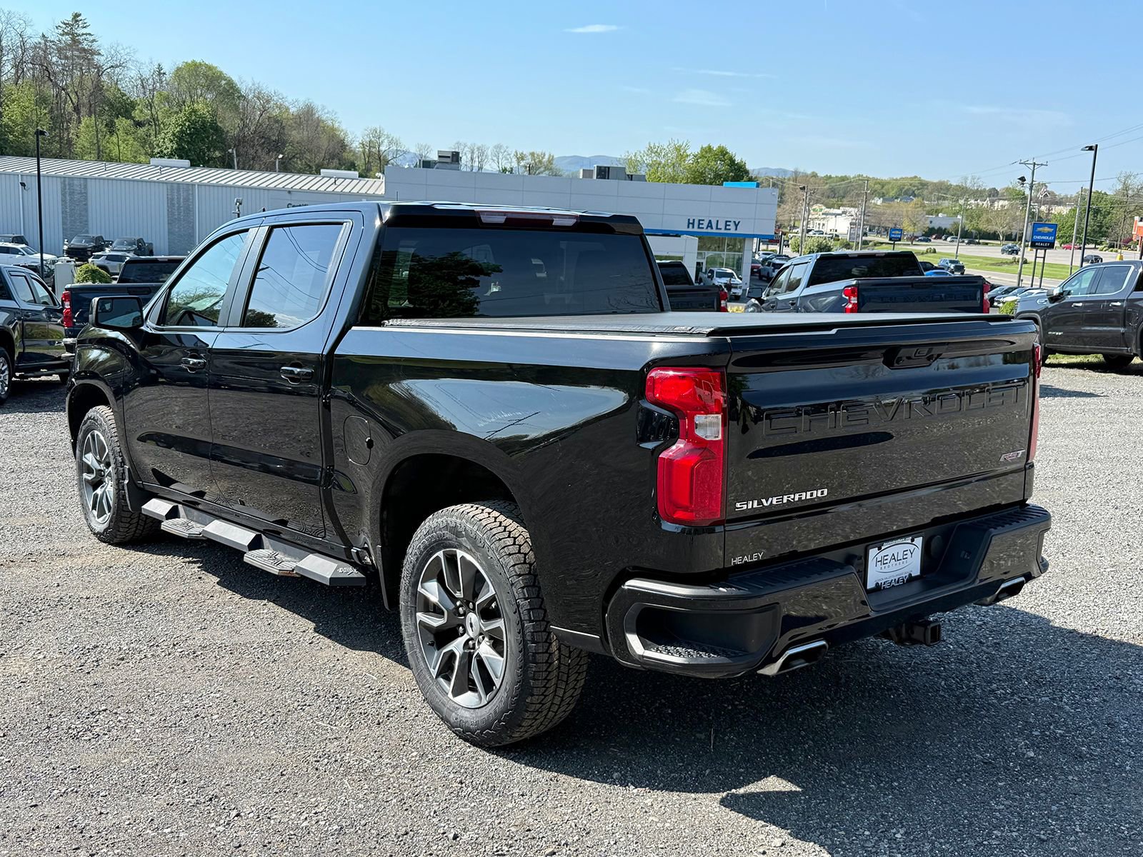 Used 2023 Chevrolet Silverado 1500 RST AWD/4WD image 4