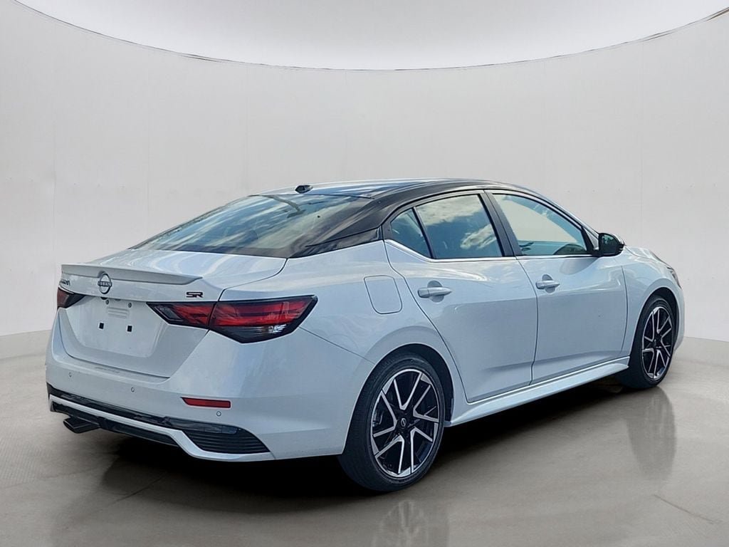 New 2025 Nissan Sentra SR FWD image 2