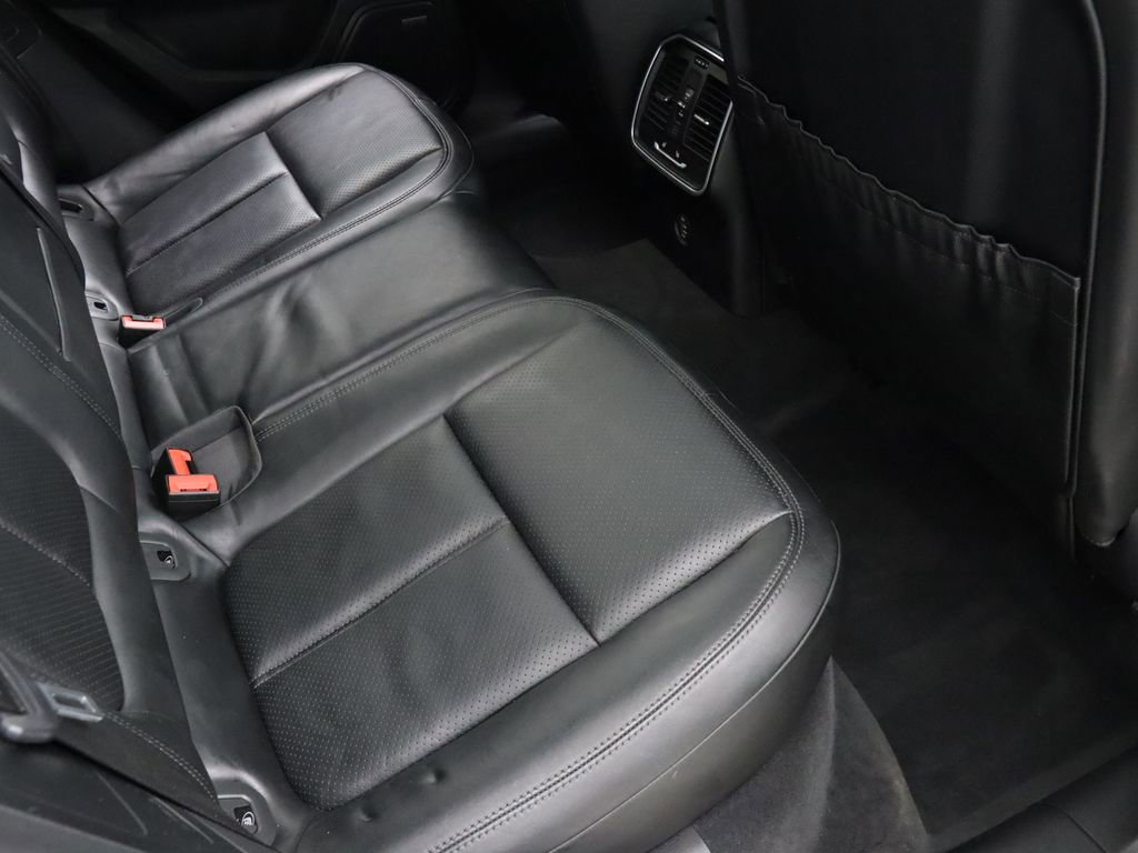 Used 2017 Porsche Macan image 30