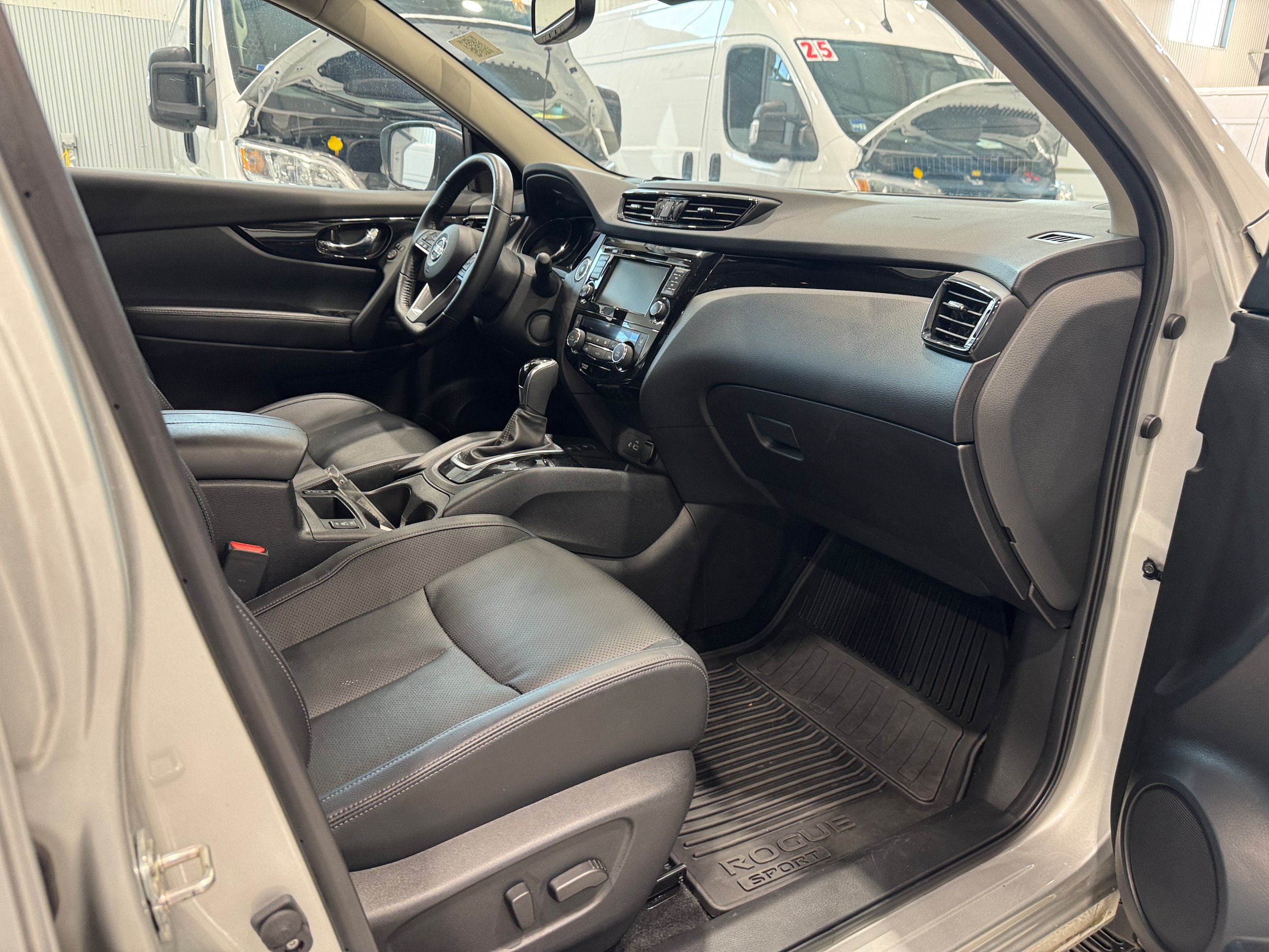 Used 2022 Nissan Rogue Sport SL w/ Premium Package AWD/4WD image 14