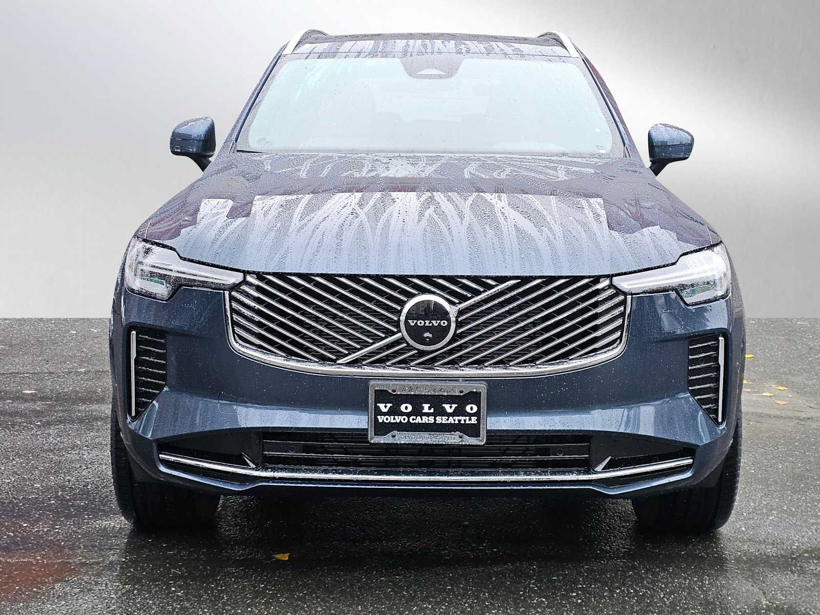 New 2026 Volvo XC90 B6 Plus w/ Protection Package AWD/4WD image 2
