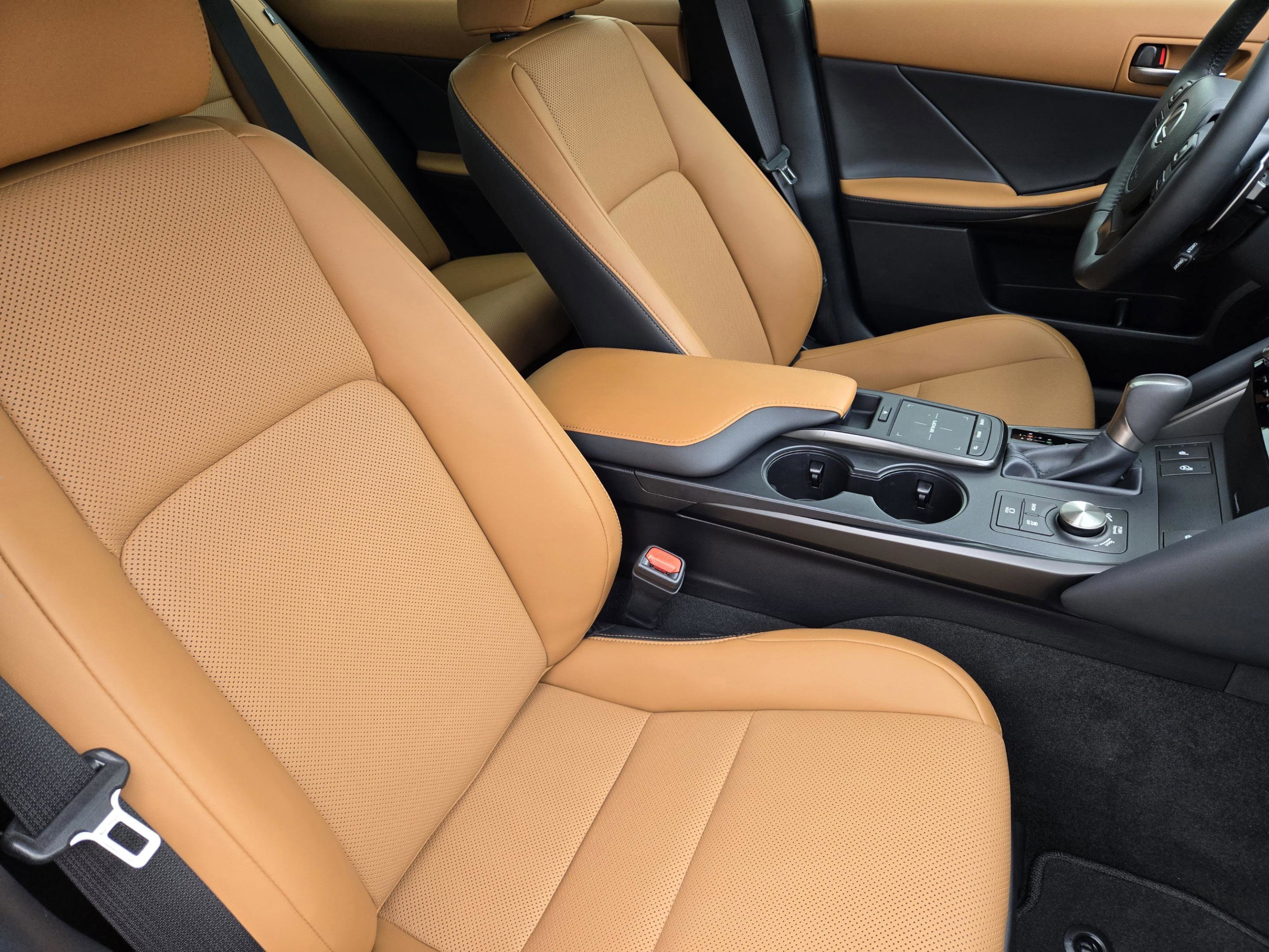 Used 2025 Lexus IS 350 F Sport w/ Accessory Package 2 image 10