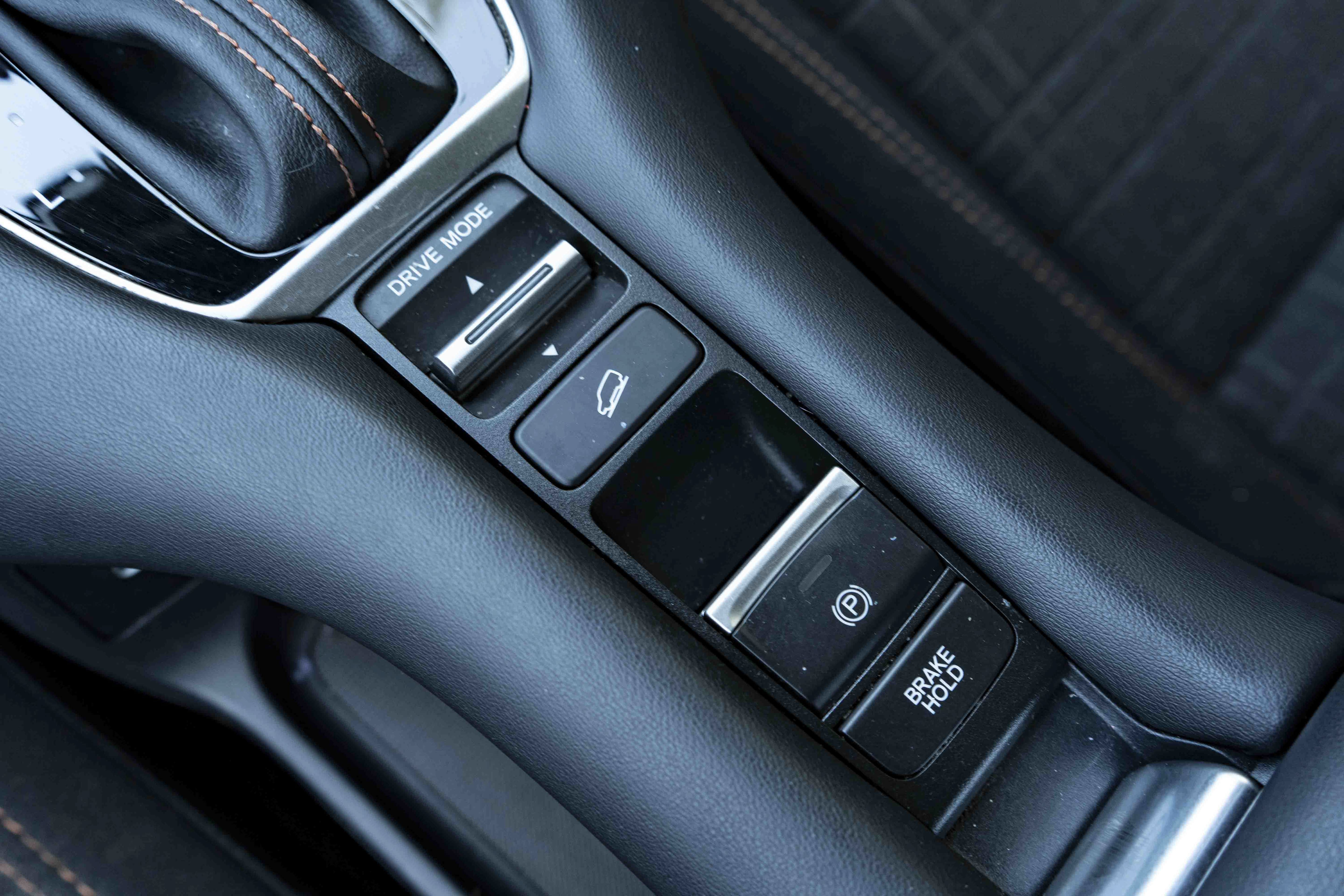 Certified 2025 Honda HR-V Sport image 27
