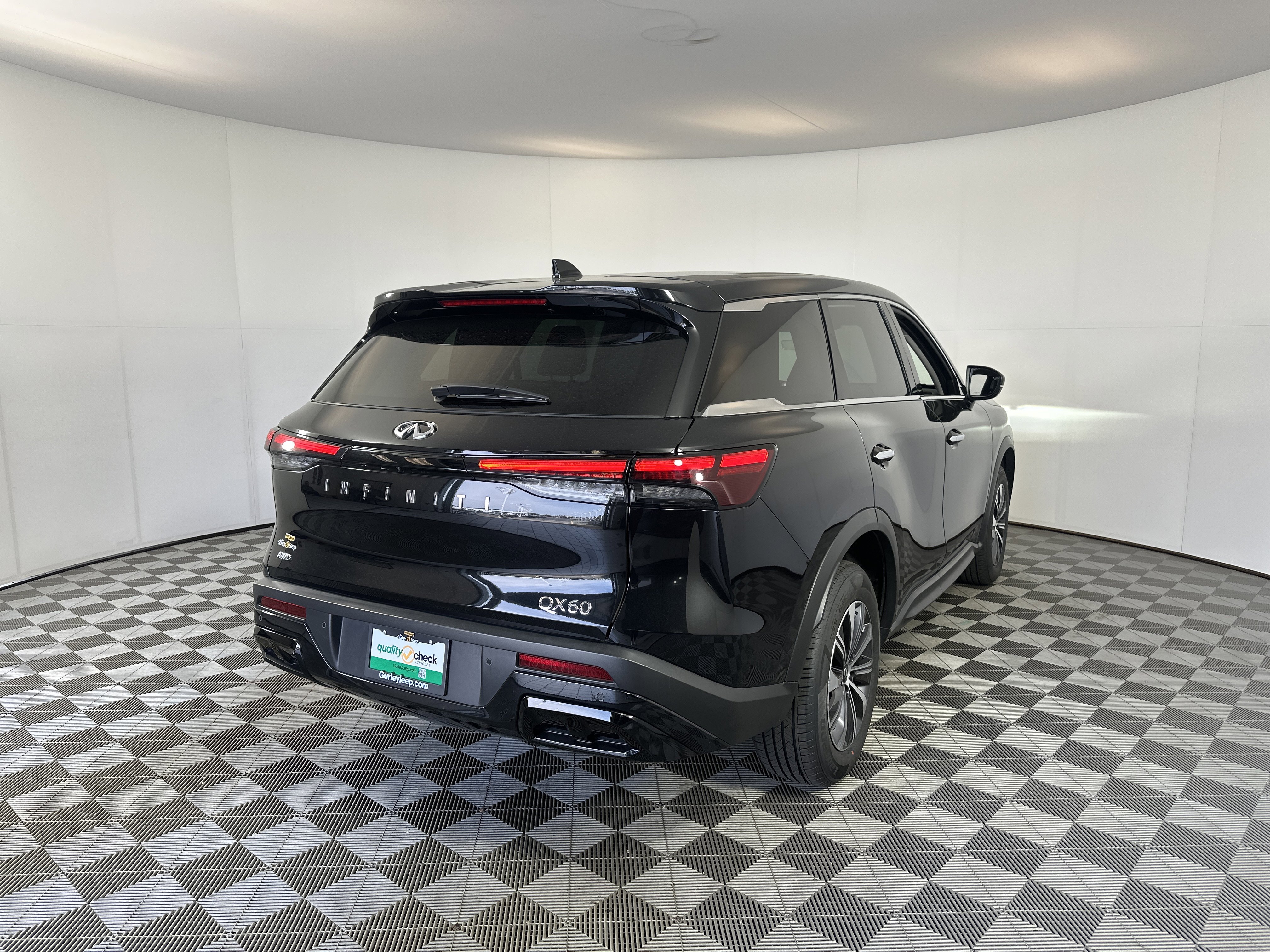 Used 2023 INFINITI QX60 Pure image 11