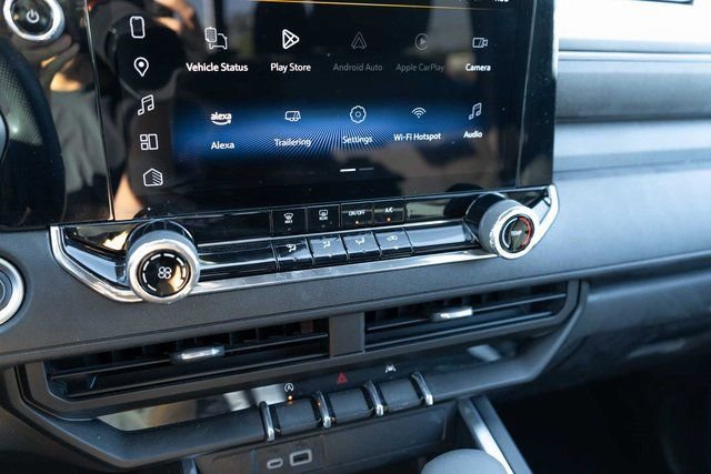 Used 2025 Chevrolet Colorado W/T image 18