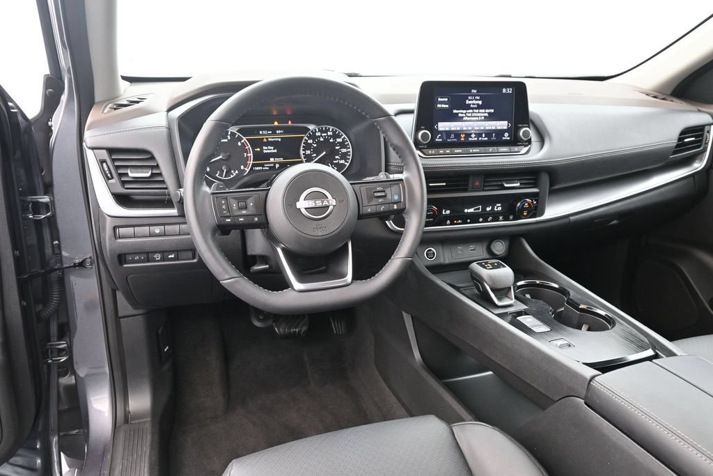Used 2023 Nissan Rogue SV w/ SV Premium B Package FWD image 22