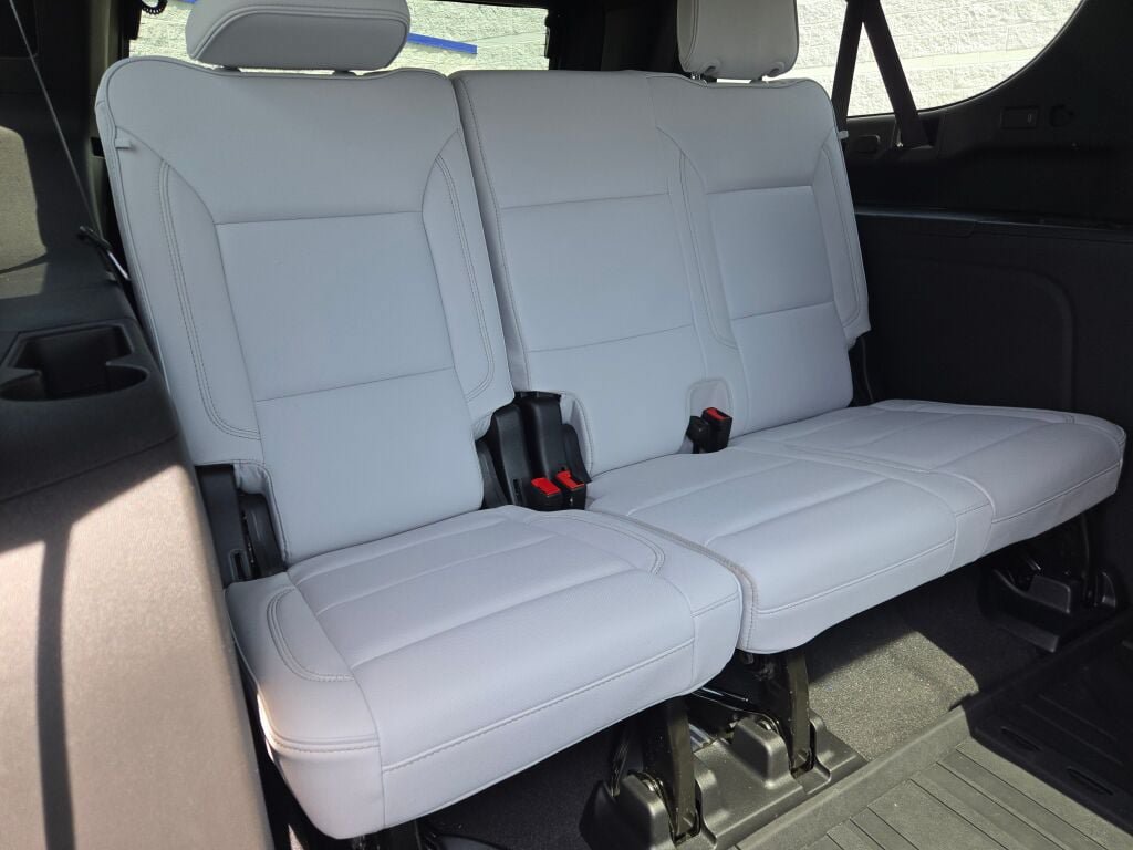 Used 2026 Chevrolet Suburban Premier AWD/4WD image 12