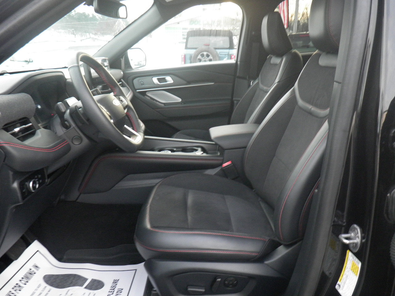 Certified 2025 Ford Explorer ST image 14