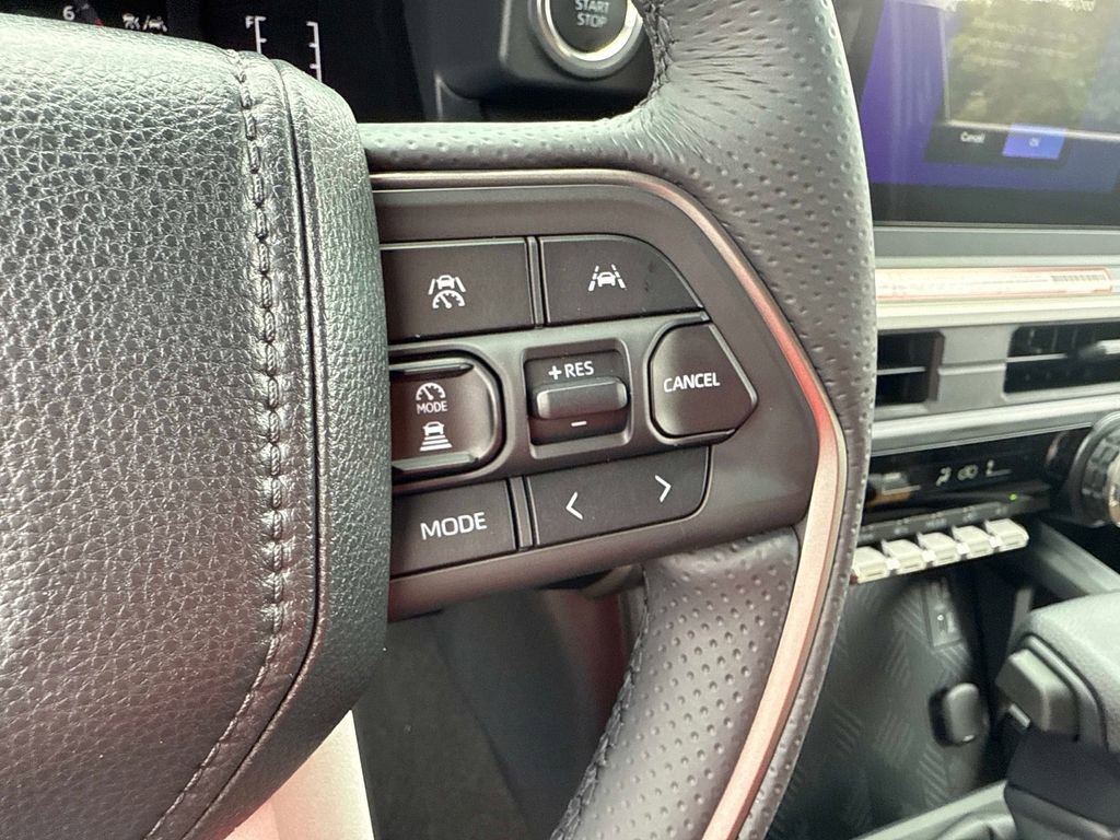 New 2026 Toyota 4Runner SR5 AWD/4WD image 25