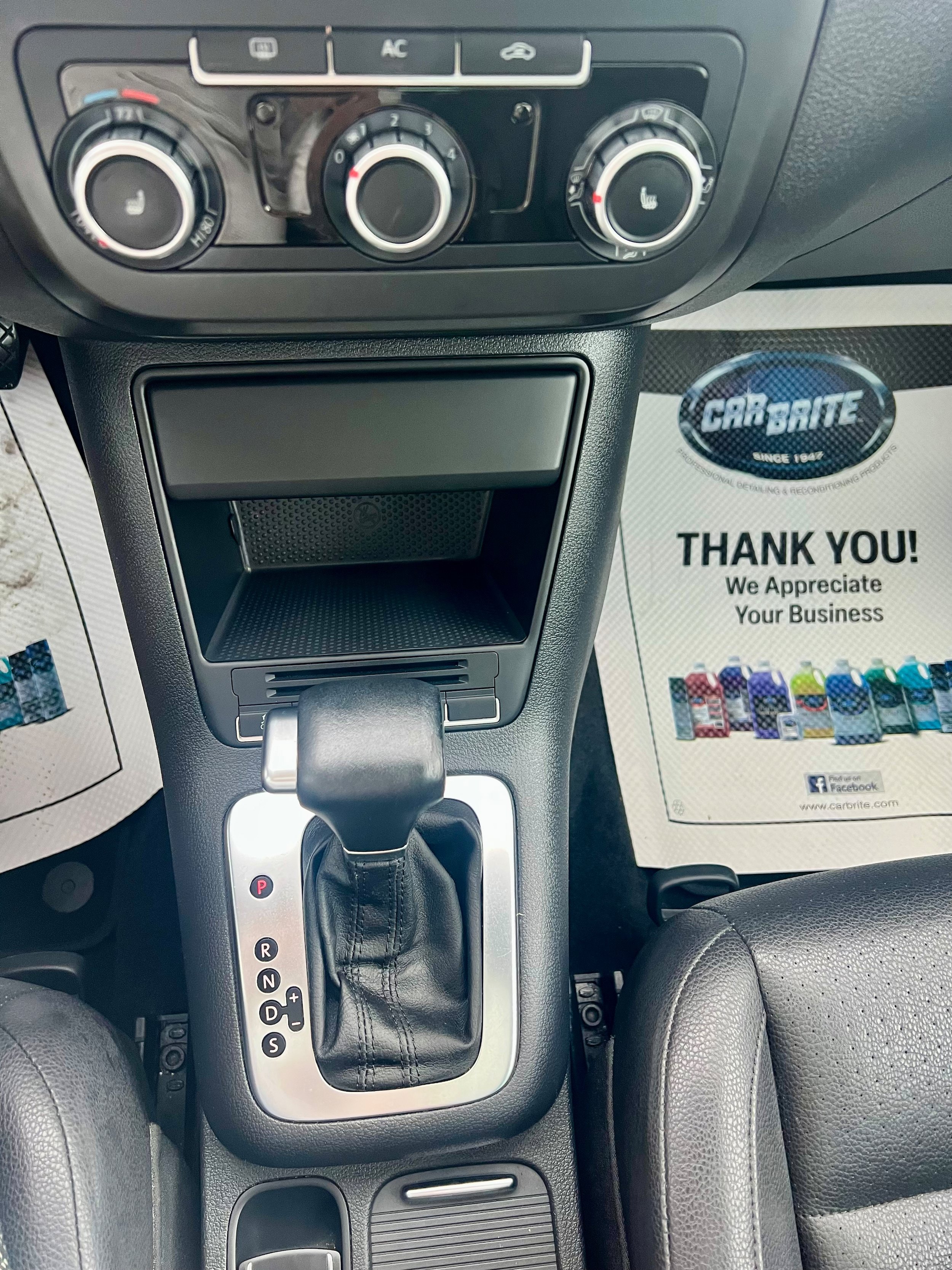 Used 2010 Volkswagen Tiguan S FWD image 15