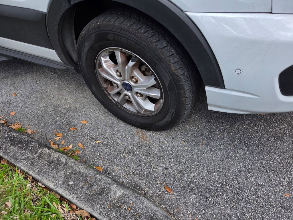 Used 2022 Ford Transit 350 XLT image 3