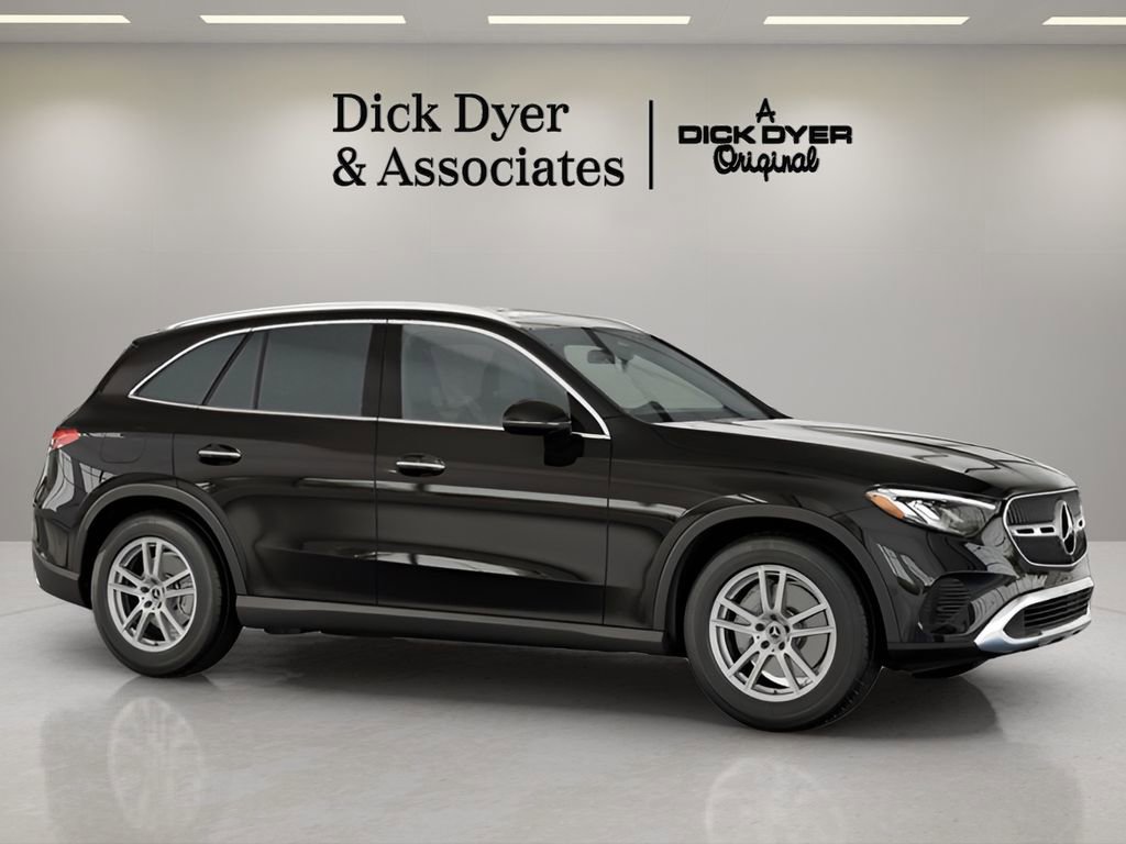 Used 2025 Mercedes-Benz GLC 300 GLC 300 image 2