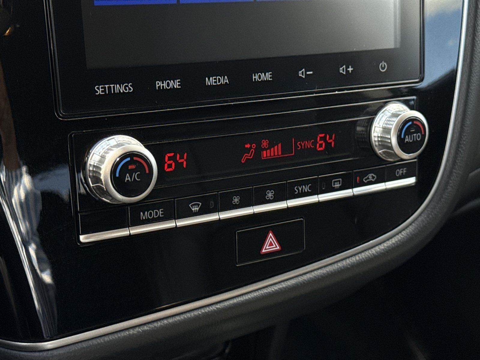 Used 2020 Mitsubishi Outlander ES AWD/4WD image 21