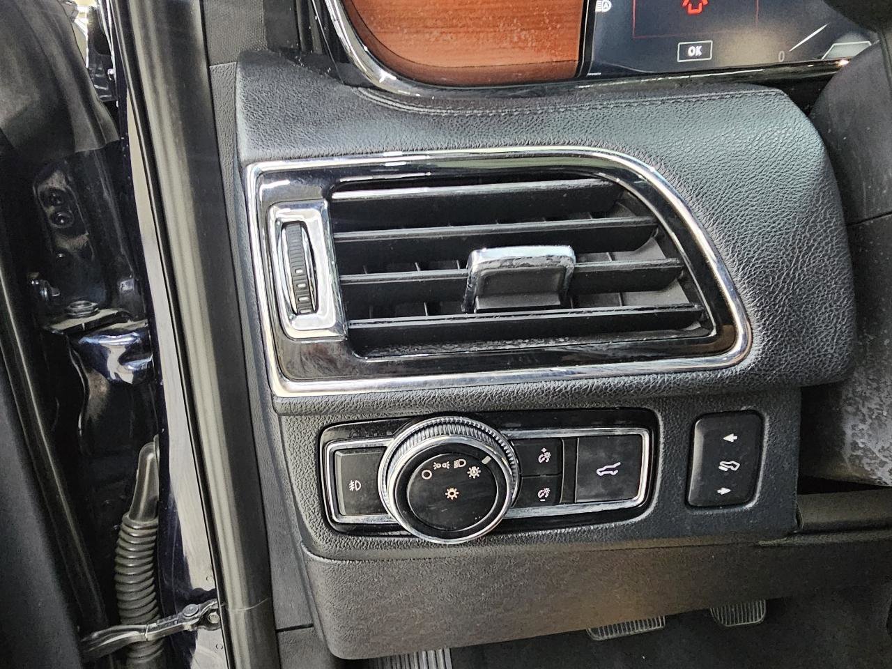 Used 2021 Lincoln Navigator L Reserve RWD image 39