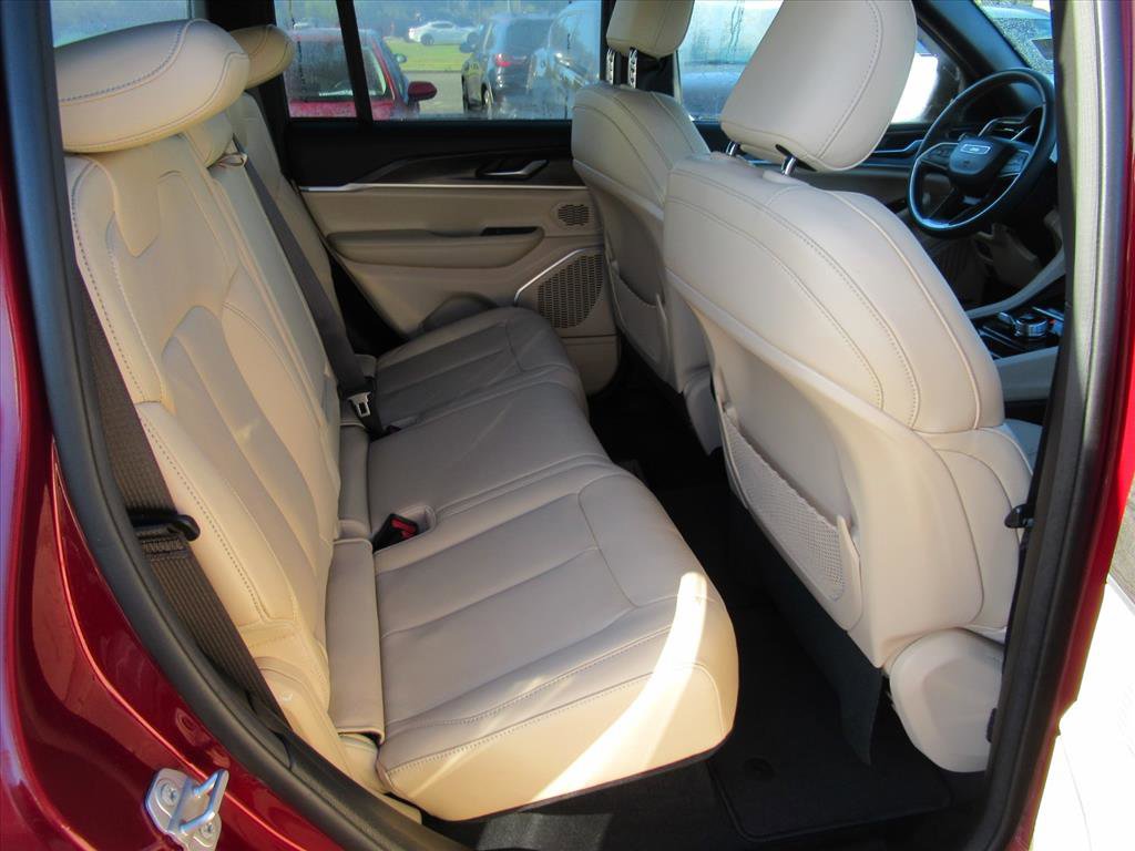 Used 2022 Jeep Grand Cherokee Limited 4xe image 29