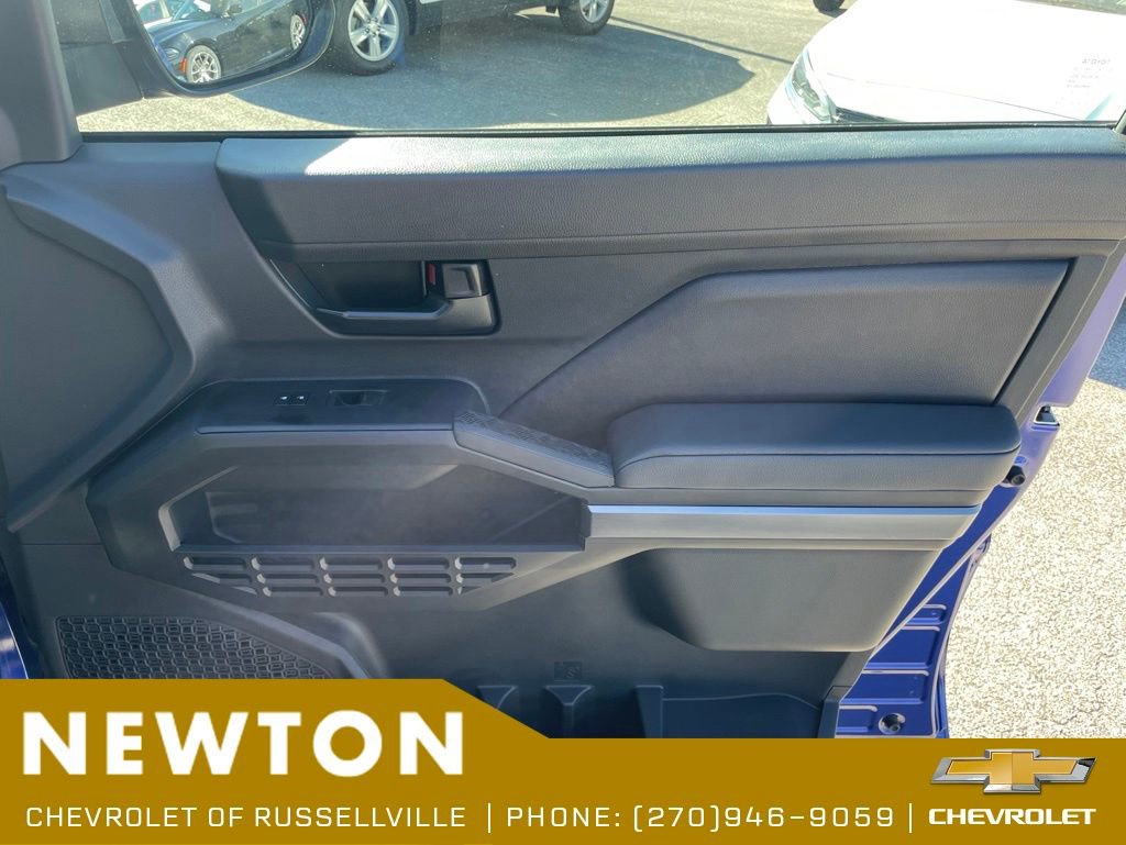 Used 2025 Toyota Tacoma SR5 AWD/4WD image 21