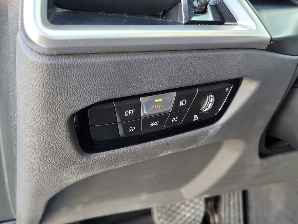 Used 2025 BMW 330i Sedan image 17