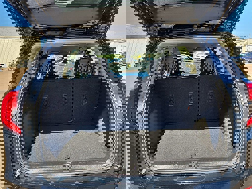 Used 2020 GMC Terrain SLT image 12