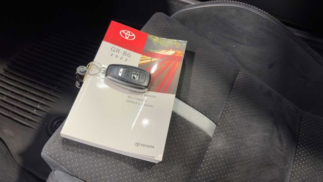 Used 2022 Toyota GR86 Premium image 24
