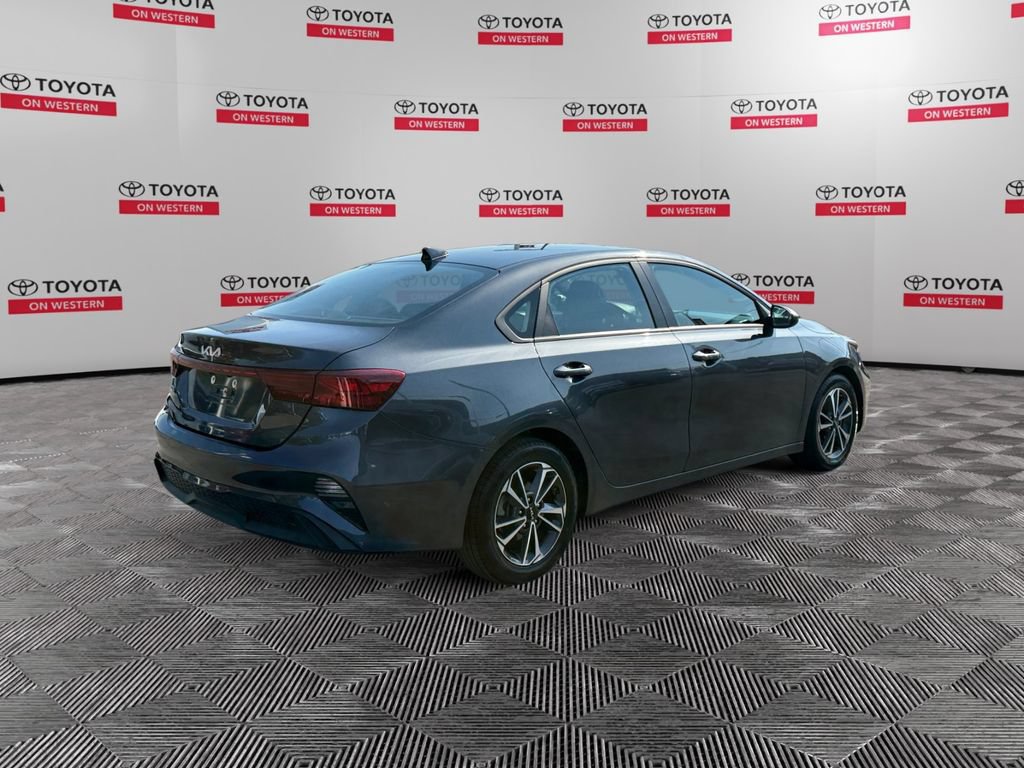 Used 2024 Kia Forte LXS FWD image 5