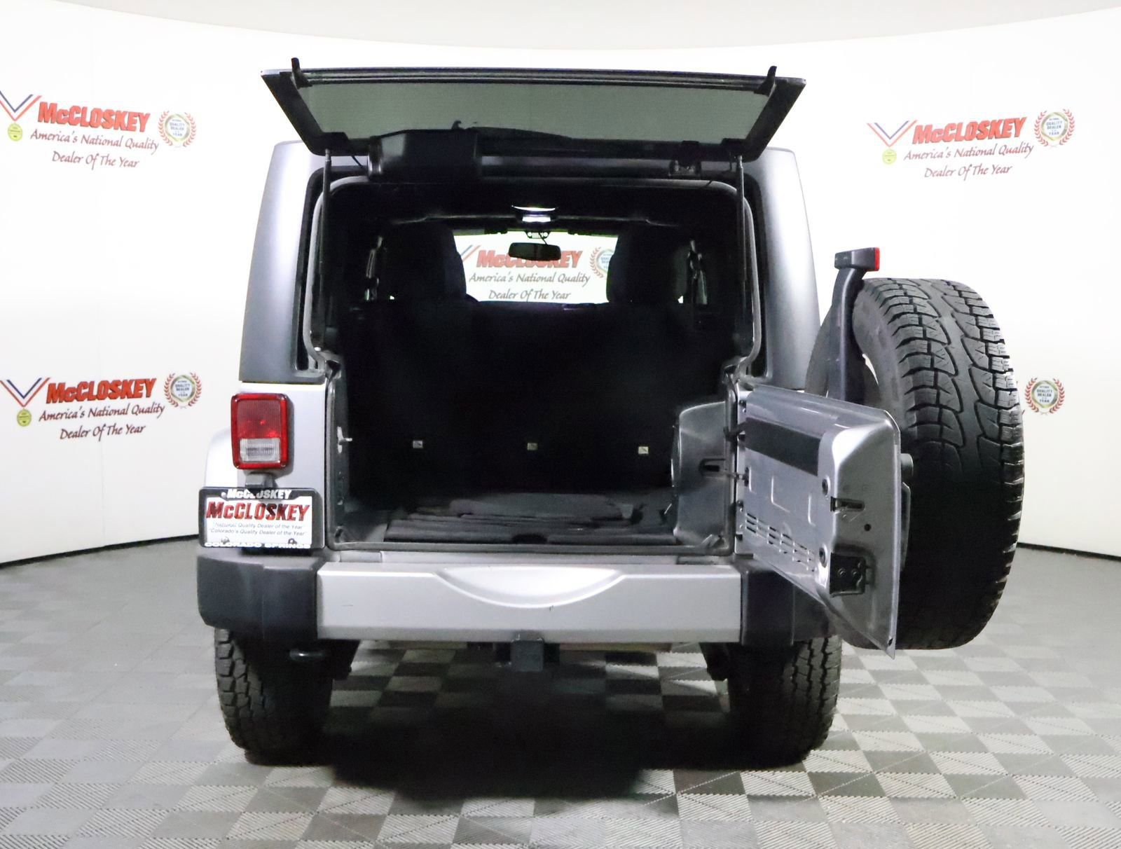 Used 2014 Jeep Wrangler Unlimited Sahara w/ Dual Top Group image 12