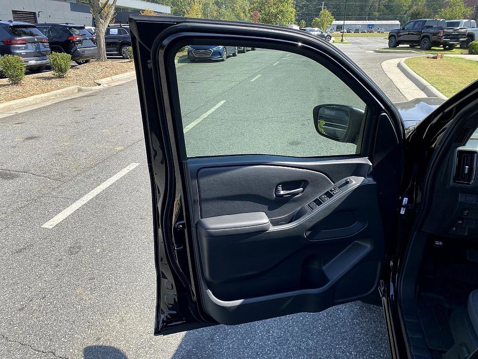 New 2026 Nissan Frontier SV RWD image 7