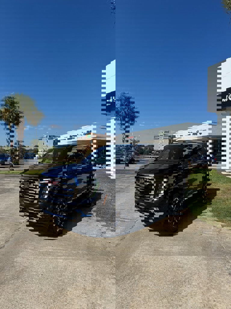 New 2026 GMC Yukon Elevation image 4