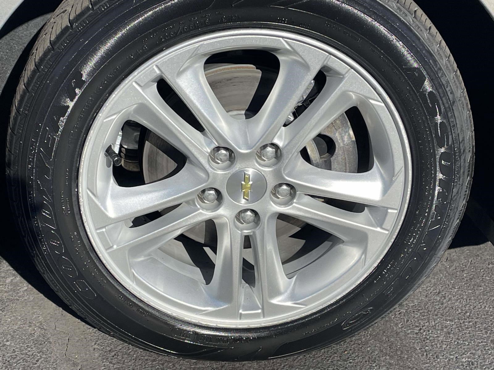 Used 2018 Chevrolet Cruze LT w/ Sun And Sound Package image 7