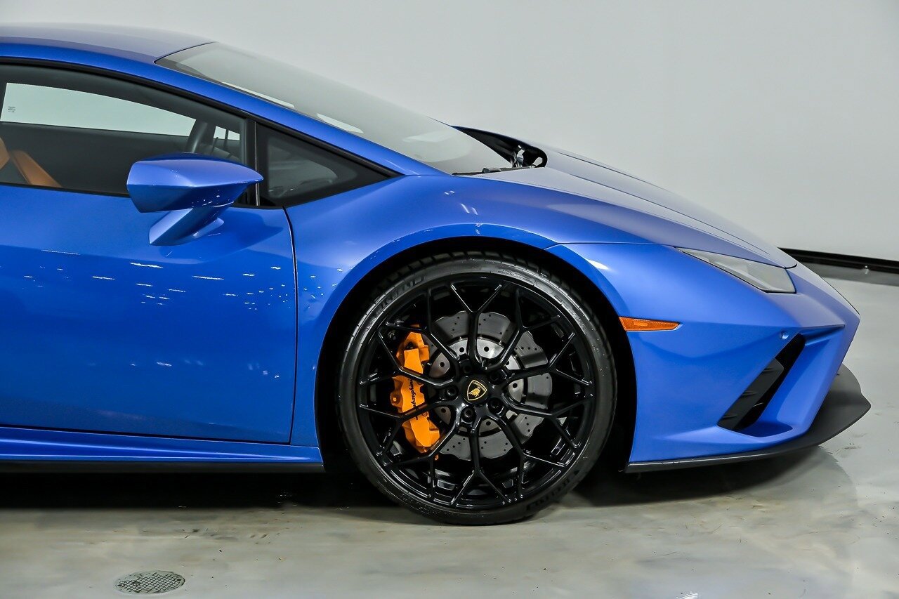 Used 2020 Lamborghini Huracan EVO RWD image 15