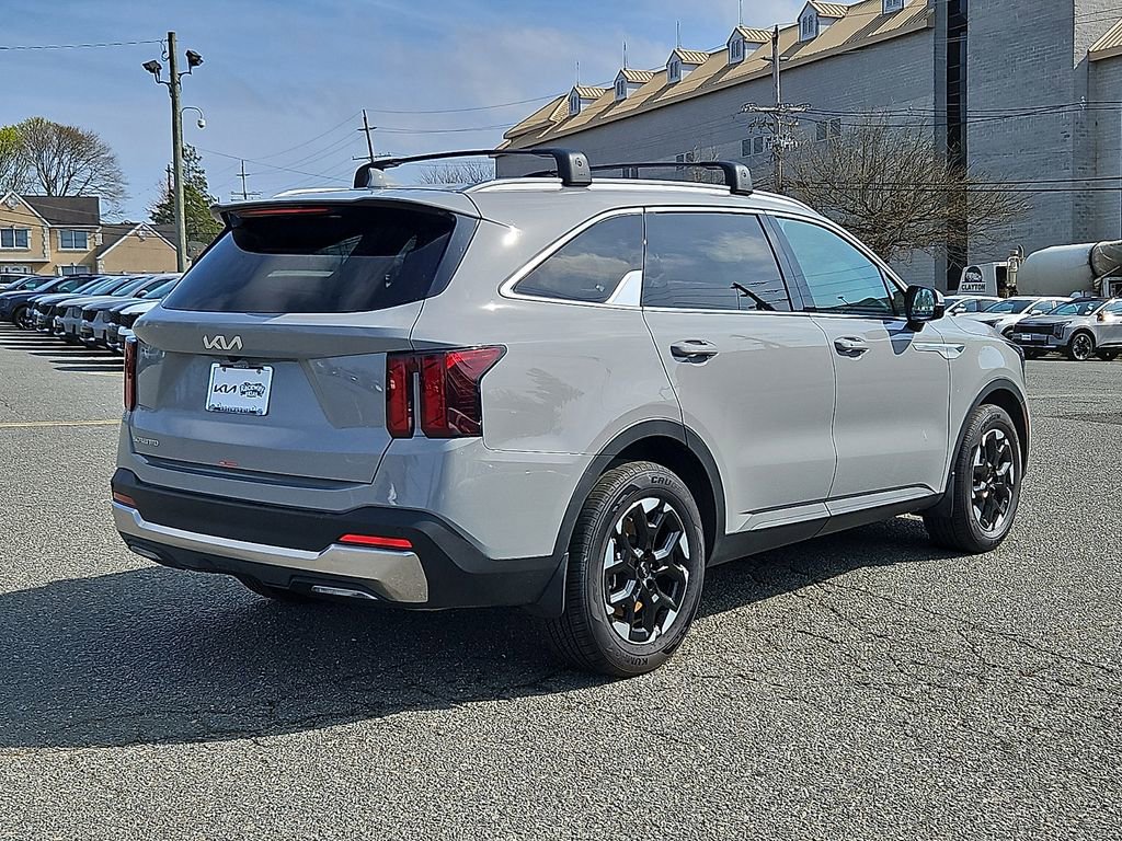 Certified 2025 Kia Sorento S FWD image 7