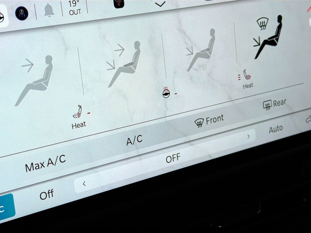 Used 2024 Jeep Wrangler Willys image 19