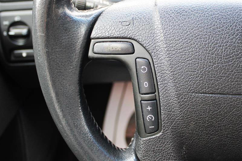 Used 2004 Volvo V70 AWD/4WD image 17