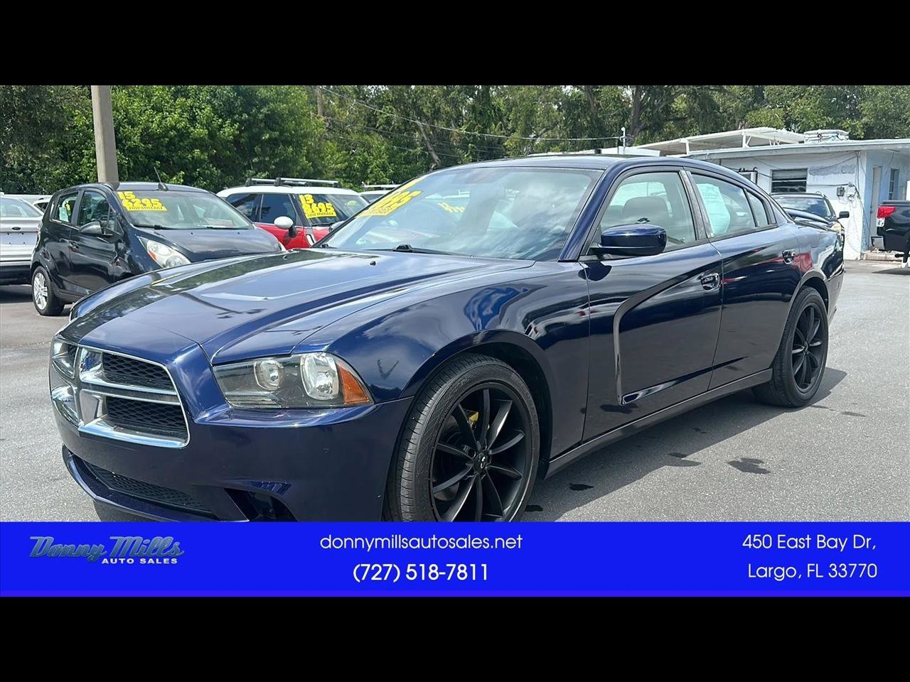 Used 2014 Dodge Charger SE RWD image 1