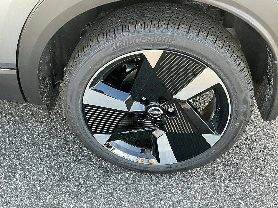 New 2026 Nissan Kicks SR image 8