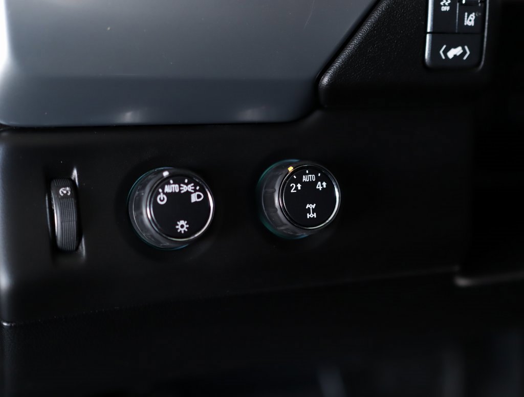 Used 2015 Chevrolet Suburban LT image 11