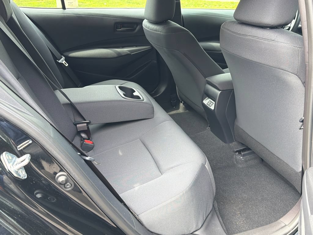 Used 2025 Toyota Corolla LE w/ LE Premium Package FWD image 12