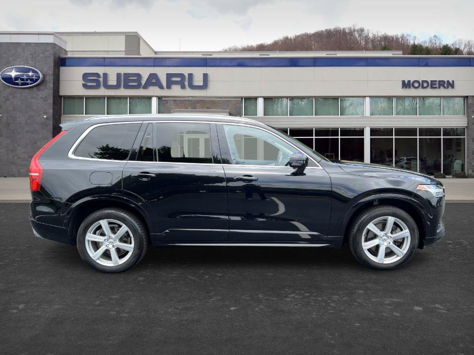 Used 2021 Volvo XC90 T5 Momentum w/ Climate Package FWD image 4