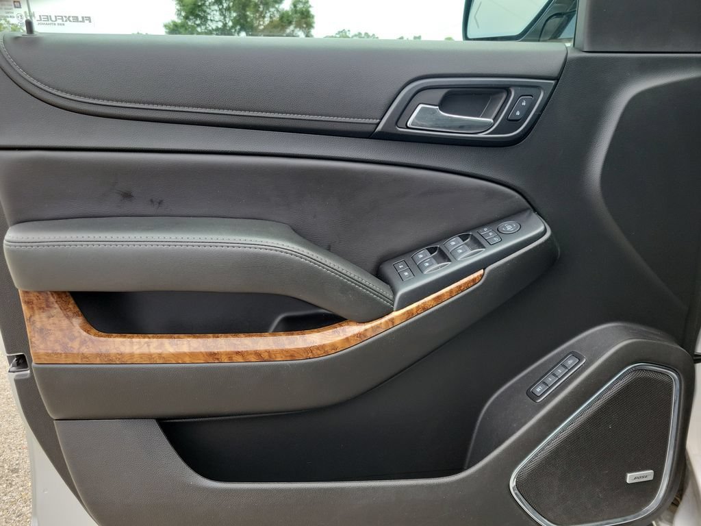 Used 2018 Chevrolet Suburban Premier AWD/4WD image 18