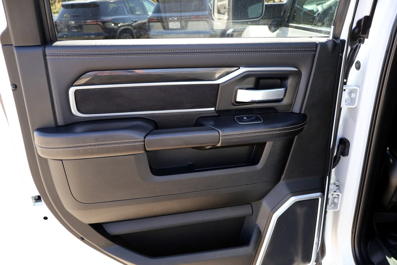 Used 2021 RAM 2500 Laramie AWD/4WD image 13