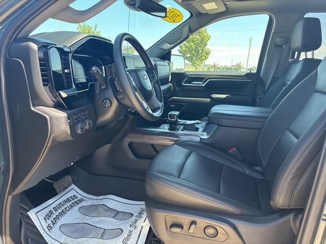Used 2025 Chevrolet Silverado 1500 LTZ w/ LTZ Premium Package AWD/4WD image 3