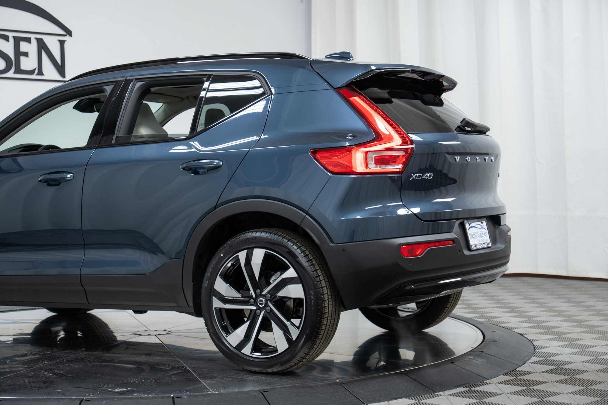 New 2026 Volvo XC40 B5 Ultra w/ Climate Package image 29