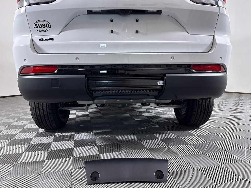 New 2025 Jeep Grand Cherokee Altitude image 13