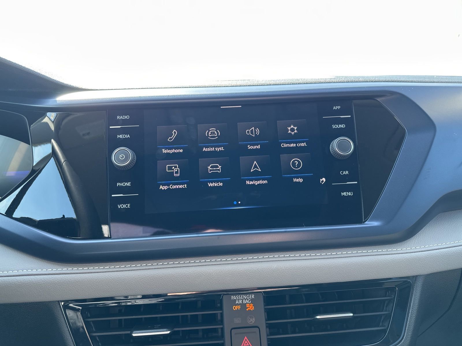 Certified 2024 Volkswagen Taos SE w/ Panoramic Sunroof Package image 54