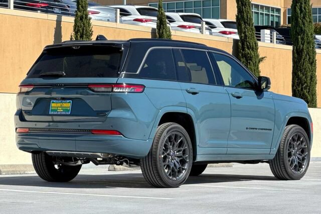 New 2026 Jeep Grand Cherokee Summit w/ Obsidian Package AWD/4WD image 4