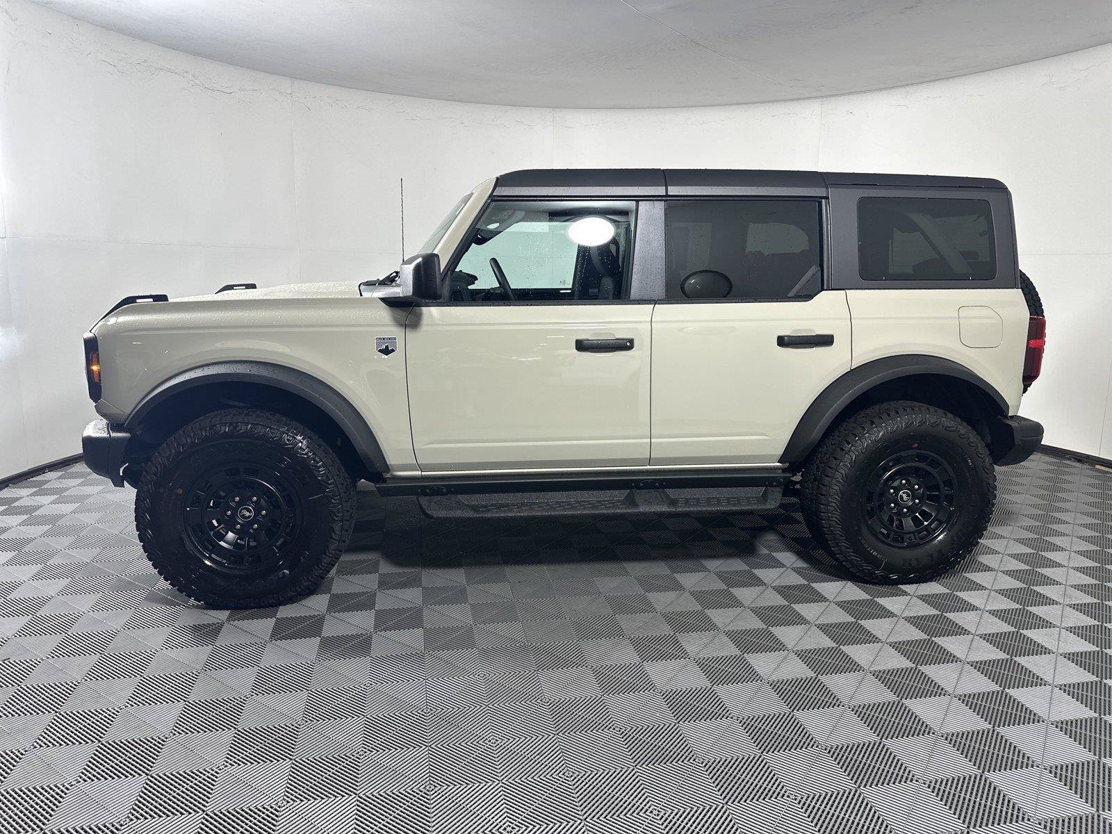 New 2026 Ford Bronco Big Bend w/ Black Diamond Package AWD/4WD image 4