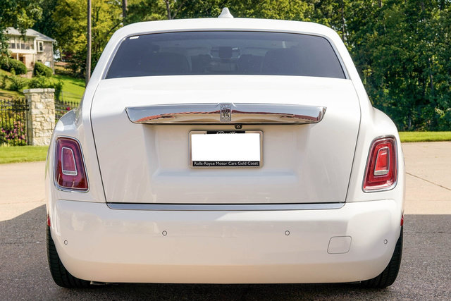 Used 2020 Rolls-Royce Phantom Sedan RWD image 5